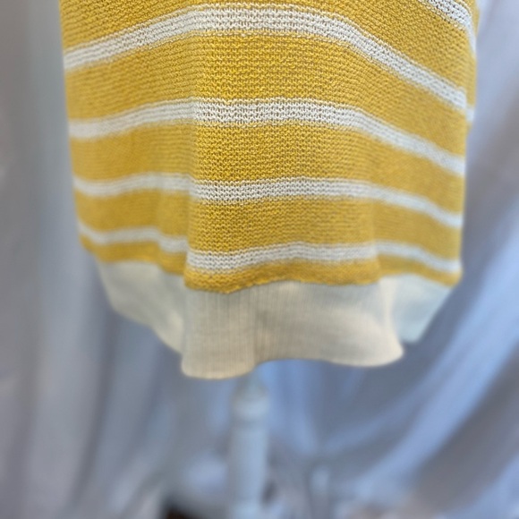 Zara Striped Sweater Vest Size Small Yellow and White NWOT - Picture 3 of 9